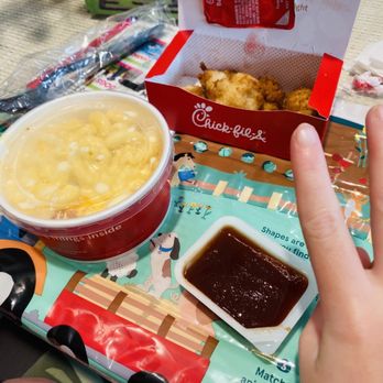 Chick-fil-A - Chicken Chick-fil-A Nuggets Mac & Cheese - Fast Food Near Me - Pasadena, Maryland