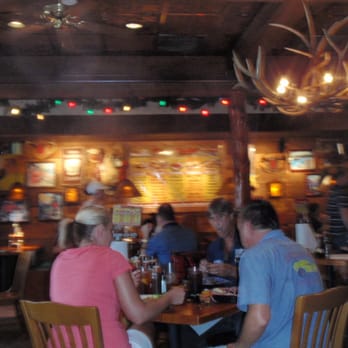Famous Dave's Bar-B-Que - General dinning area - Barbeque Near Me - Hermitage, Tennessee