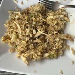 Aduu Bistro Pho & Sushi - Fried rice with chicken breast