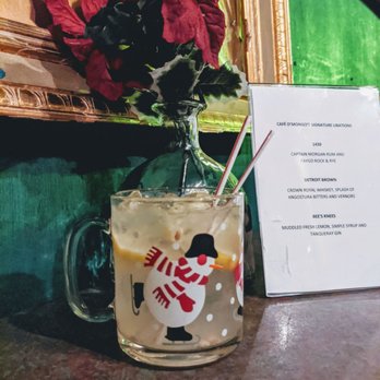 Cafe D'Mongo's Speakeasy - BEES KNEES - MUDDLED FRESH LEMON, SIMPLE SYRUP AND TANQUERAY GIN - Speakeasies Near Me - Detroit, Michigan