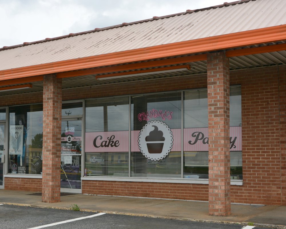 Grandma's Cake Pantry Logo