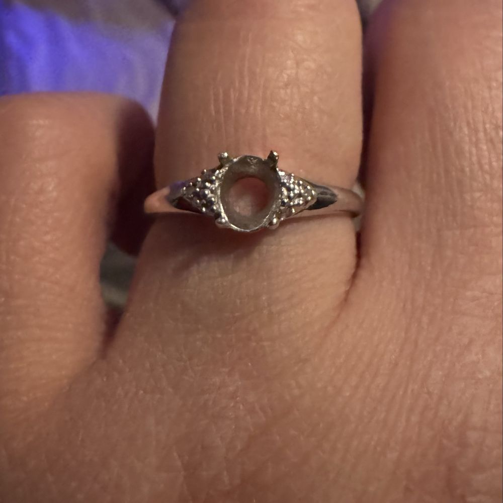 D & D Jewelar - Amethyst fell out right after we purchased. - Jewelry Near Me - Vancouver, Washington D & D Jewelar - Amethyst fell out right after we purchased. - Jewelry Near Me - Vancouver, Washington