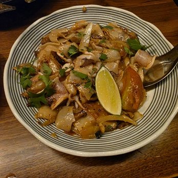 Lom Wong - Tom Yum Haeng Sen Yai - no pork belly - Thai Near Me - Phoenix, Arizona
