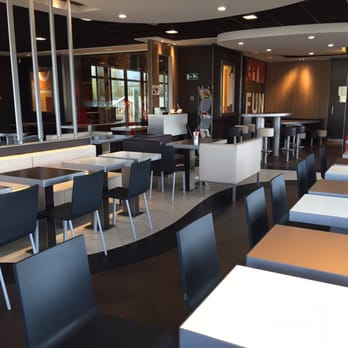 McDonald's - Boven is het drukker als er kinderen spelen. - Fast Food Near Me - Turnhout, VAN