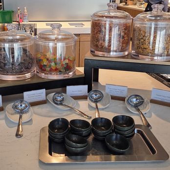 Alaska Lounge - Snack area - Airport Lounges Near Me - Portland, Oregon