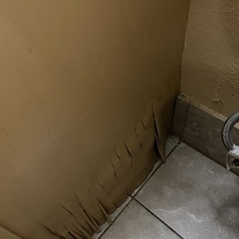 Shasta Pines - Wonderful wear and tear on the sink water damage that could have been easily patched up and fixed (mismanagement) - Hotels Near Me - Burney, California