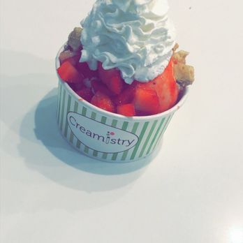 Creamistry - Regular size strawberry cheesecake cup - Ice Cream & Frozen Yogurt Near Me - Dallas, Texas