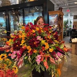 Tipton & Hurst - When the flowers for your grandmothers grave, looks better than your wedding flowers.  My grandmother is dancing in heaven!!!!