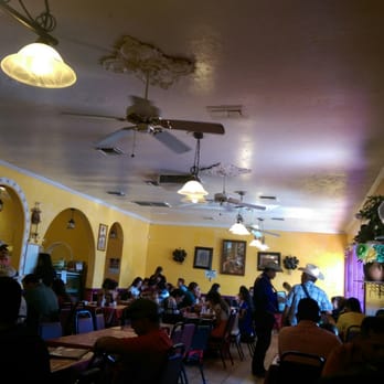 Oaxaca Restaurant - Pretty busy on a Sunday got the love music goin - Mexican Near Me - Fresno, California Oaxaca Restaurant - Pretty busy on a Sunday got the love music goin - Mexican Near Me - Fresno, California