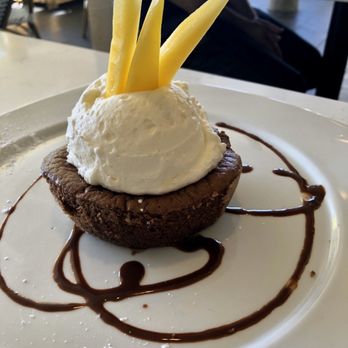 BISTR09 - Chocolate cake - Bars Near Me - San Antonio, Texas