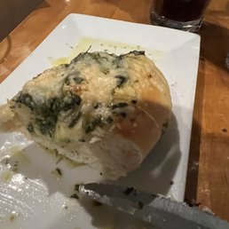 Gorgonzola Pesto Garlic Bread Gorgonzola Pesto Garlic Bread