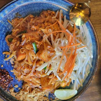 Osha Thai - Chicken Pad Thai - Thai Near Me - Hopland, California