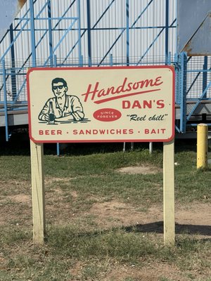 Handsome Dan's by null