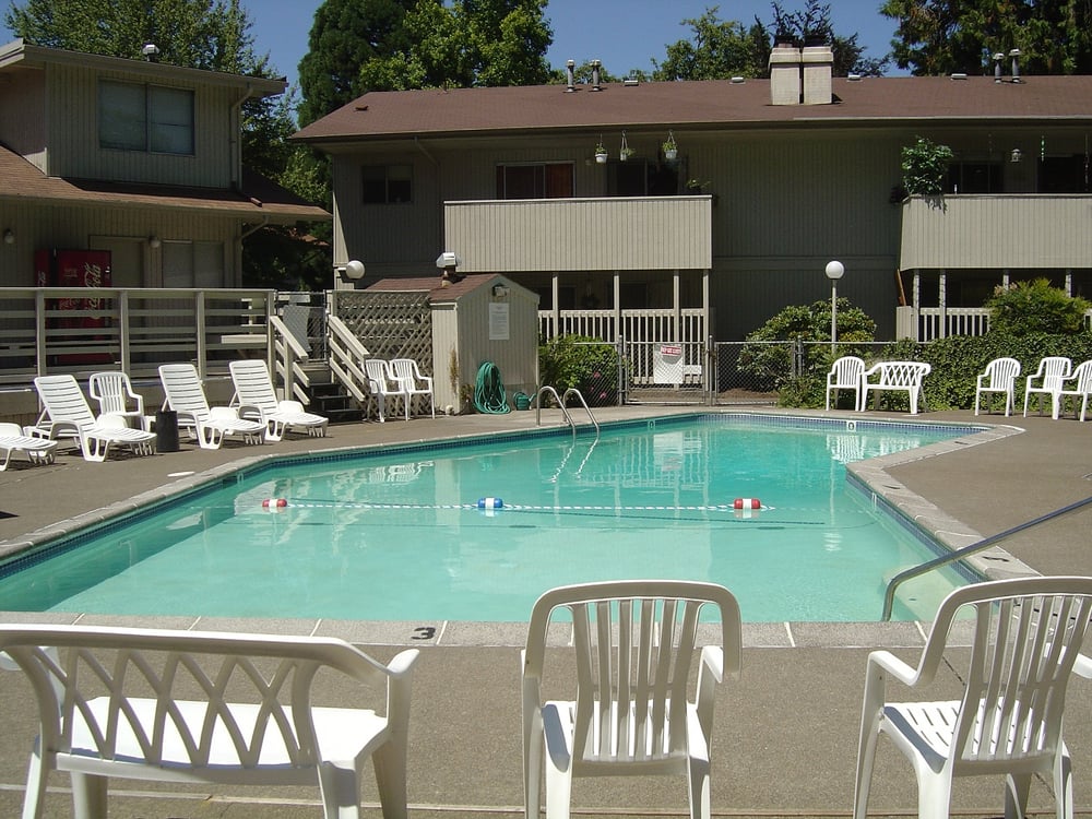 THE WOODLAND APARTMENTS Updated September 2024 555 Coburg Rd