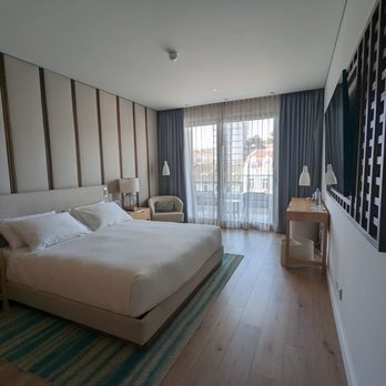 Hyatt Regency Lisbon - Suite queen bedroom - Hotels Near Me - Lisbon, 11