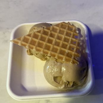 Jeni's Splendid Ice Creams - Coffee ice cream - Ice Cream & Frozen Yogurt Near Me - Gilbert, Arizona