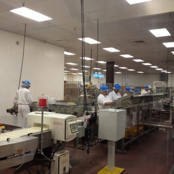 Ethel M Chocolates - These people are REALLY working at 9pm! - Botanical Gardens Near Me - Henderson, Nevada