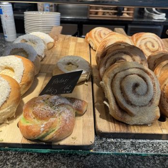 Baker Brun - Bakeries Near Me - Bergen, 12