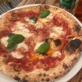 N° 900 - Margarita pizza - Pizza Near Me - Montreal, Quebec