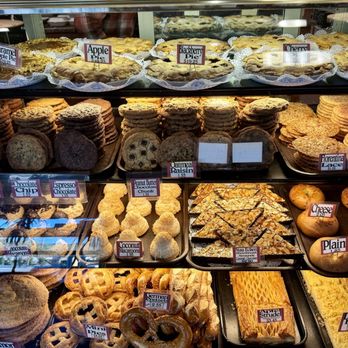 Kohnen's Country Bakery - Pastry display case. - Bakeries Near Me - Tehachapi, California