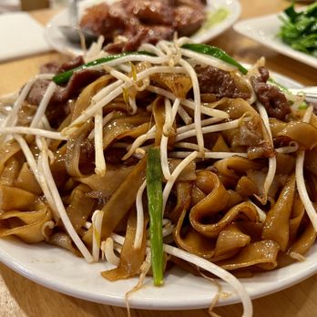 Cheung Hing - Beef chow fun (dry style) - Barbeque Near Me - San Mateo, California Cheung Hing - Beef chow fun (dry style) - Barbeque Near Me - San Mateo, California