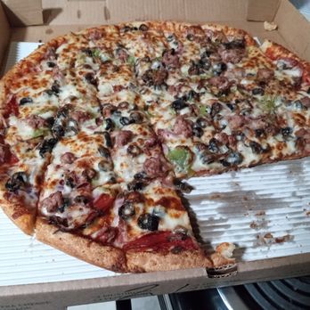 Sopranos Pizza & Pasta - Supreme combo and square cuts - Pizza Near Me - Seattle, Washington Sopranos Pizza & Pasta - Supreme combo and square cuts - Pizza Near Me - Seattle, Washington