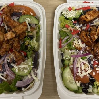 Farm Table - Dueling BBQ chicken salads - Breakfast & Brunch Near Me - Van Nuys, California