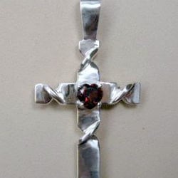 Payne's Custom Jewelry - Custom made white gold cross with heartshaped gemstone