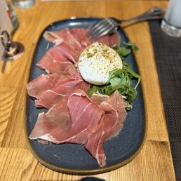 Prosciutto E Burrata