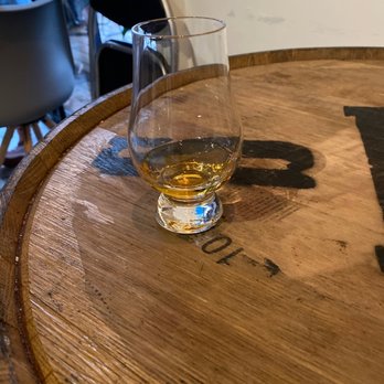 Bottleheads - a glass of whiskey on a barrel - Wine Tasting Room Near Me - Kailua, Hawaii