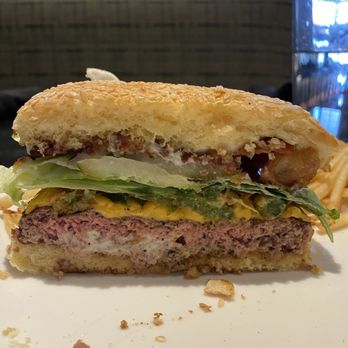 Renny's - Cheeseburger! - Bars Near Me - Dallas, Texas