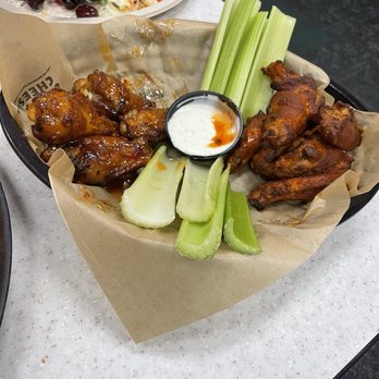 Chuck E. Cheese - Medium Wings - Pizza Near Me - Webster, Texas