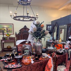 Tuckaway Antiques & Collectibles - Charming Halloween tabletops