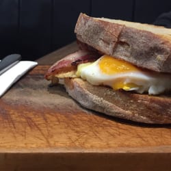 Deer Sir - Bacon and egg toatie