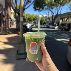 Buen Dia Coffee - Fresa fresca matcha