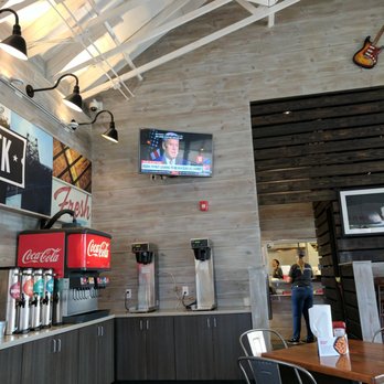 Slim Chickens - Chicken Wings Near Me - Independence, Missouri