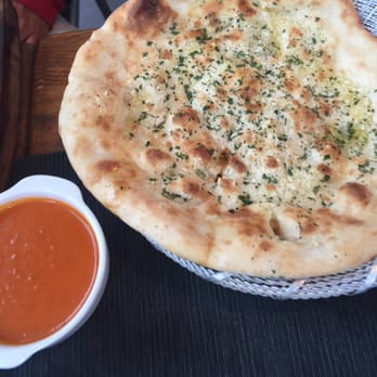 Spice Corner - Garlic Naan bread - Indian Near Me - Fredhäll, Alberta