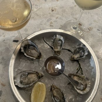 Ace Seafood - Half dozen local raw oysters. Nice - Seafood Near Me - Oakland, California