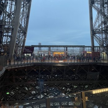 Madame Brasserie Eiffel Tower - French Near Me - Paris