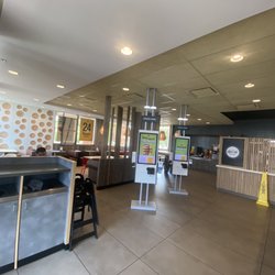 McDonald's - McDonald's West Melbourne Hammock Landing Interior
