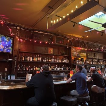 Room 389 - Nice spot - Bars Near Me - Oakland, California Room 389 - Nice spot - Bars Near Me - Oakland, California