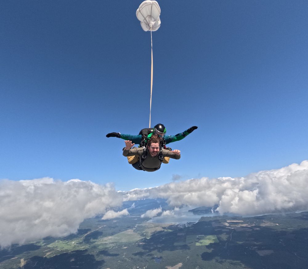 Skydive Kapowsin Logo