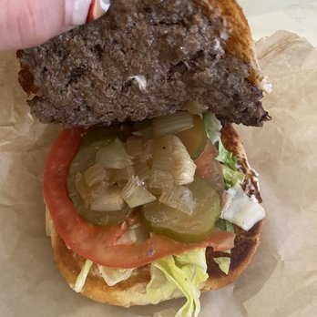 Gil's Broiler & Manske Roll Bakery - 1/4 lb burger (classic style) - Burgers Near Me - San Marcos, Texas Gil's Broiler & Manske Roll Bakery - 1/4 lb burger (classic style) - Burgers Near Me - San Marcos, Texas