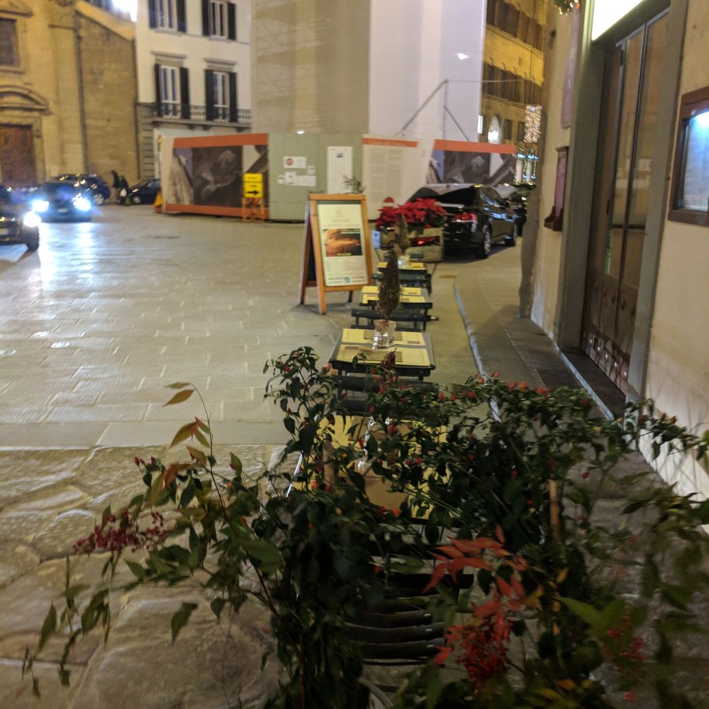 Le Antiche Carrozze - Outdoor seating - Pizza Near Me - Florence, FI
