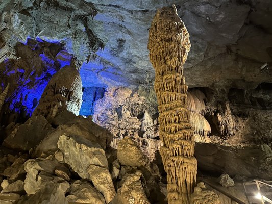 Lost World Caverns by null