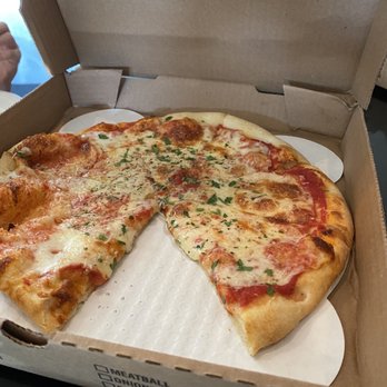 Smoked Tomato Pie - 3 cheese - Pizza Near Me - Yreka, California Smoked Tomato Pie - 3 cheese - Pizza Near Me - Yreka, California