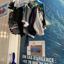 Salon Lavoir Valnet  - The sock orphanage. Spin your washer by hand before you walk away.