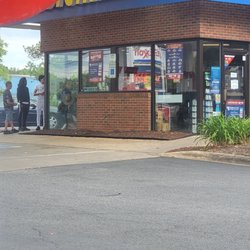 Scotchman - Store closed with lines forming