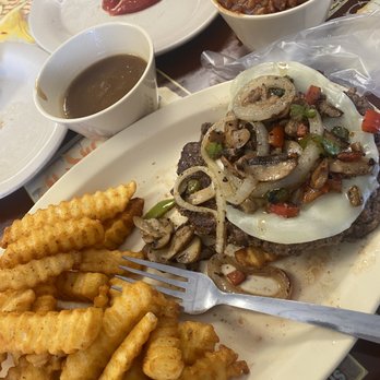 Fawn & Jeff’s Kitchen - OMG! Best hamburger steak EVER! definitely a homemade patty (not store bough pre-fab patty). - Salad Near Me - Quitman, Arkansas