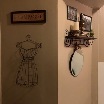 Joseph Filippi Winery - Women's bathroom - Wineries Near Me - Rancho Cucamonga, California Joseph Filippi Winery - Women's bathroom - Wineries Near Me - Rancho Cucamonga, California